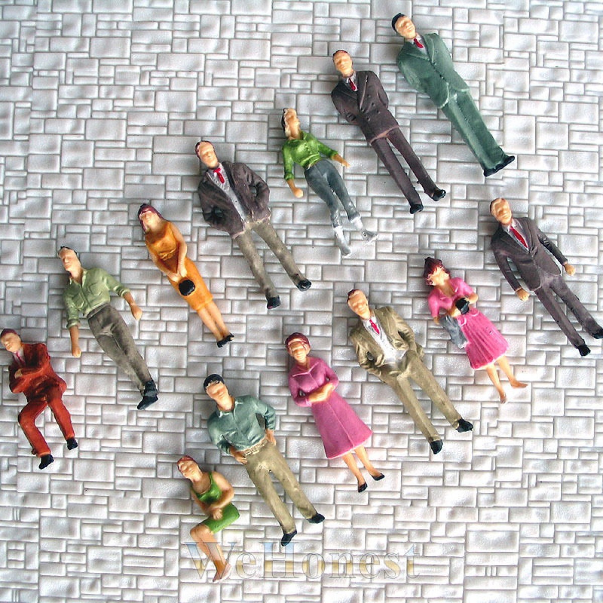 65 pcs O Gauge 1:48 Painted Figures 13 different poses People Passengers 